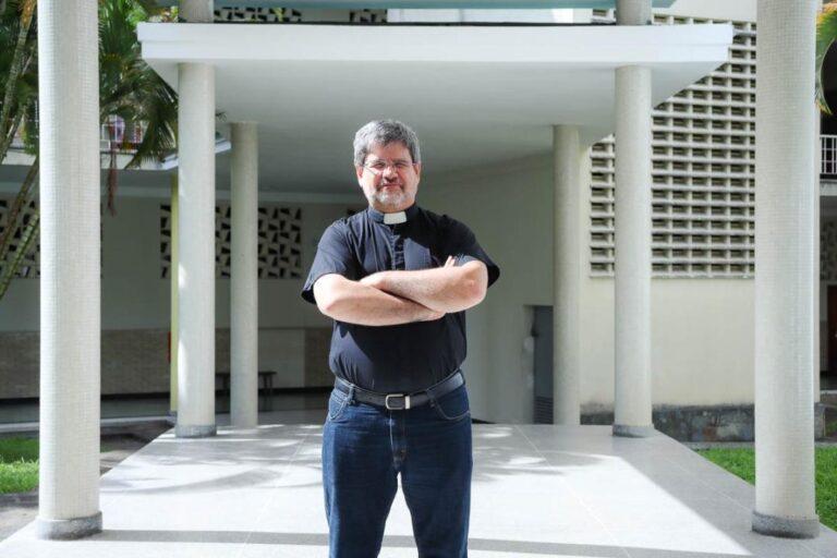 “Debemos pasar de un país que se afinca en los hidrocarburos a un país pluriproductivo”