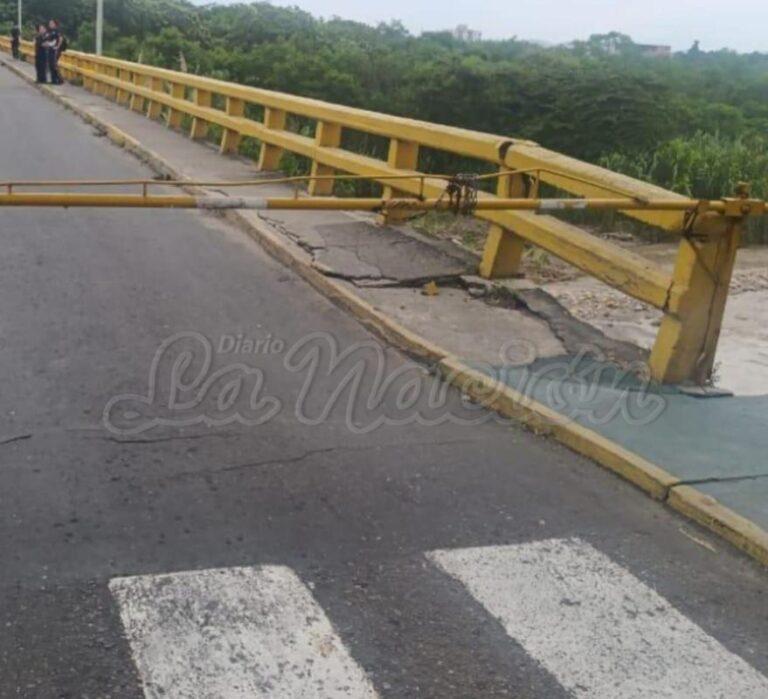Cierran un carril del puente de Ureña por fallas en la estructura