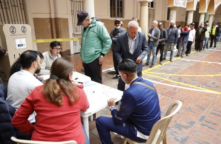 Colombia vota en primera vuelta para elegir al sucesor del presidente Gustavo Petro