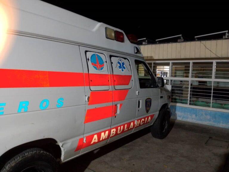 Muere un hombre al impactar su moto con un árbol en Ureña