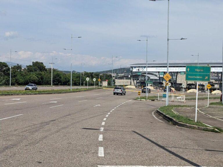 Más vehículos por el Atanasio Girardot