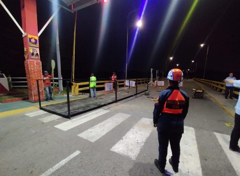 Instalan pasarela en el puente de Ureña