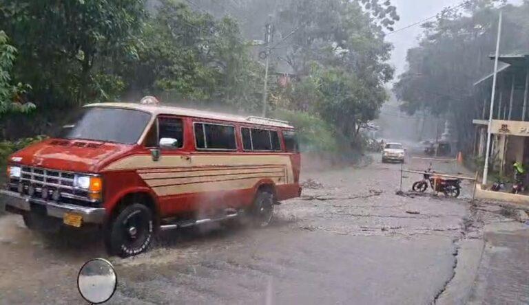 Lluvias en Portuguesa provocan emergencia vial por colapso de la Troncal 007