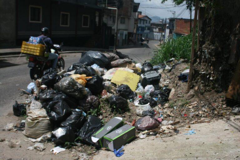 Improvisado vertedero de basura preocupa en Barrancas Parte Baja