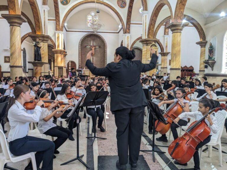 Basílica Menor vibró con más de 150 músicos en escena
