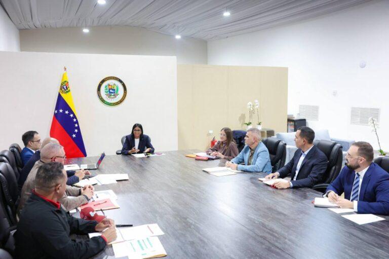 Delcy Rodríguez exhorta “que no haya especulación”