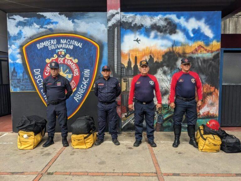 Bomberos de frontera se suman a labores de rescate tras terremoto