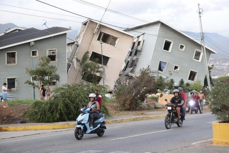 Caos y desolación en La Guaira, una ciudad destrozada por los derrumbes en Venezuela