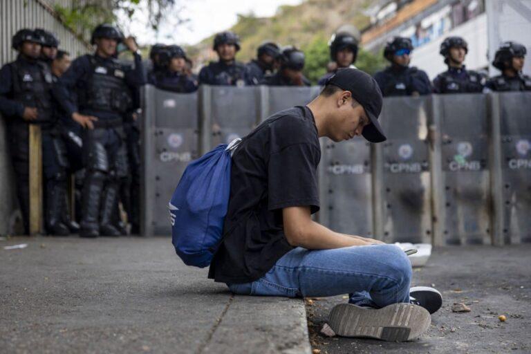 Venezuela aún registra 565 presos políticos, denuncia ONG