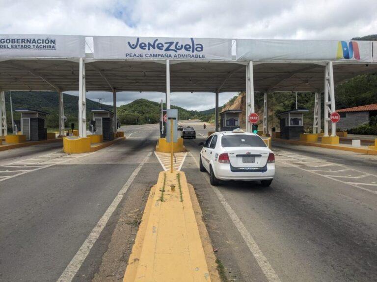 Paralizan cobro del peaje en San Antonio