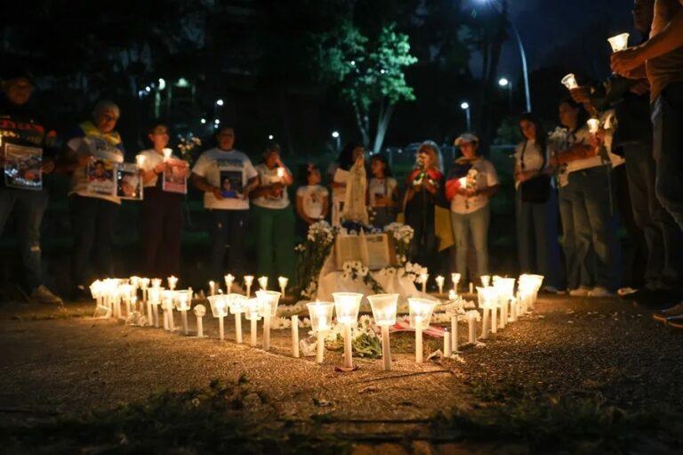 Denuncian abandono de los presos políticos tras el doble terremoto