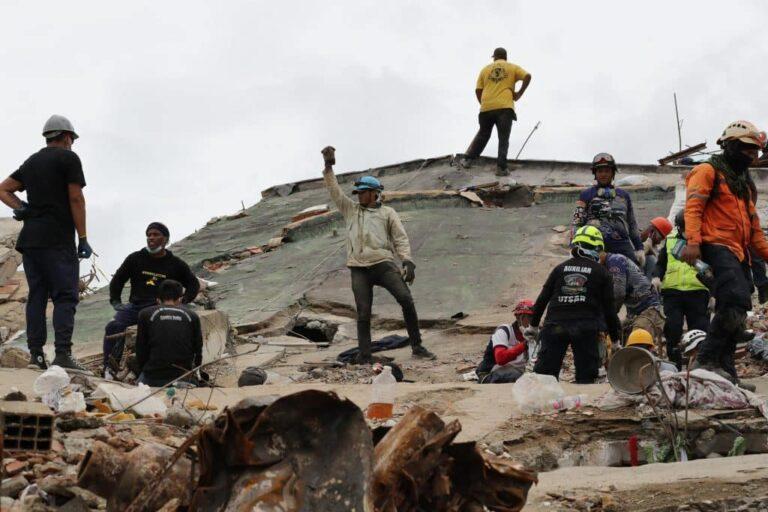 ¿Quién rescata a los rescatistas venezolanos? El peso de la escasez de recursos en las horas más críticas