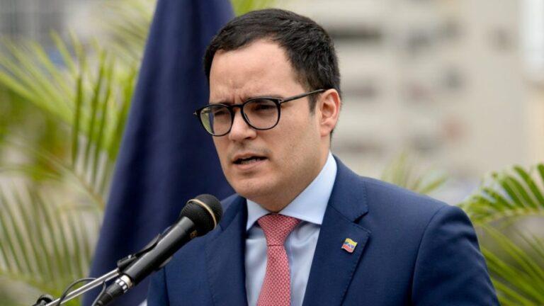 Se está avanzando positivamenteen la reestructuración de la deuda