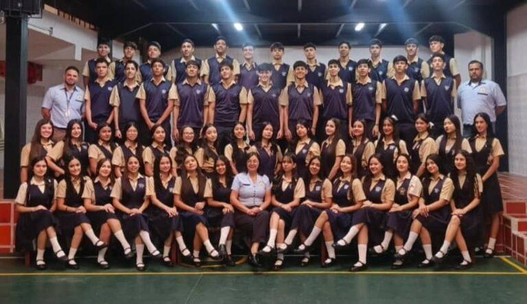  56 bachilleres egresan del Colegio Nuestra Señora del Carmen