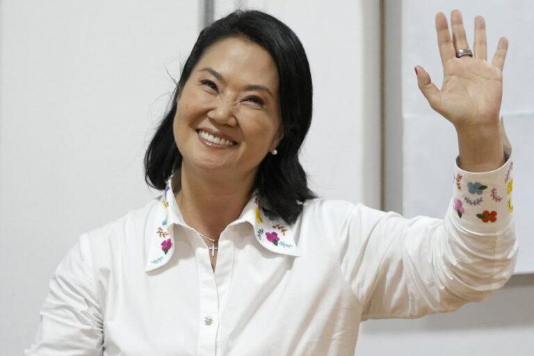 Fujimori inicia la transición de gobierno en Perú