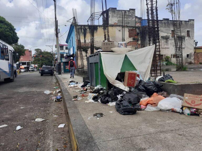 Desaseo en los alrededores del Estadio Táchira