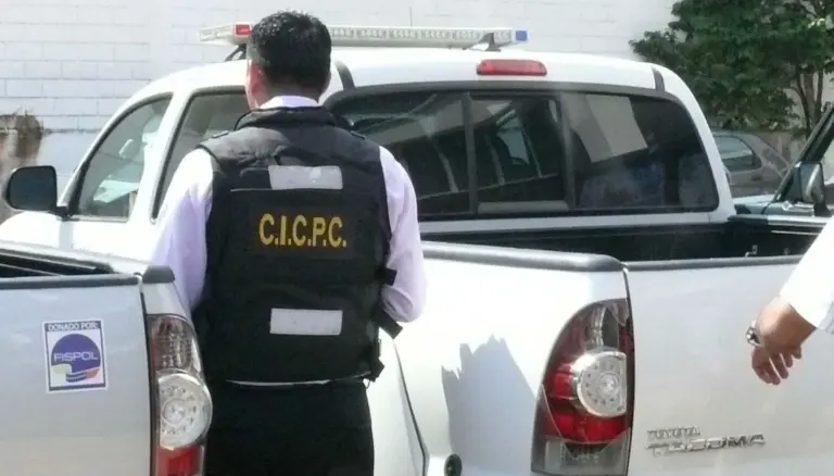 Cicpc detiene a dos hombres por hurtar pertenencias de las víctimas del terremoto en La Guaira