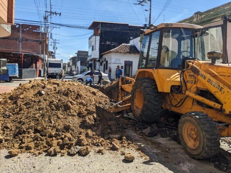 Arribó maquinaria a la calle 3 de San Antonio
