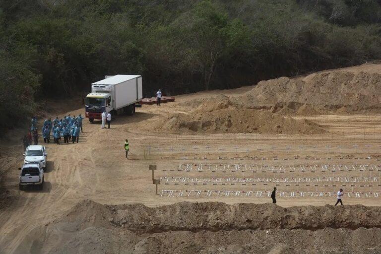 Crematorios y morgues funcionan 24 horas al día tras los terremotos