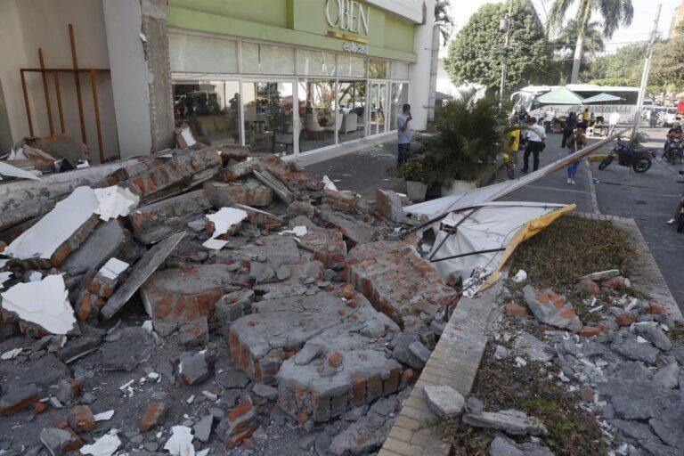 Al menos 20 muertos en dos ciudades del centro de Colombia por el terremoto