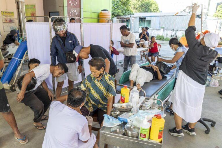 Más de medio centenar de muertos, 135 heridos y 5.000 evacuados por el sismo indonesio