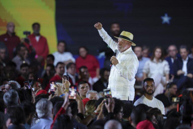 Lula lanza su candidatura a la elecciones en Brasil