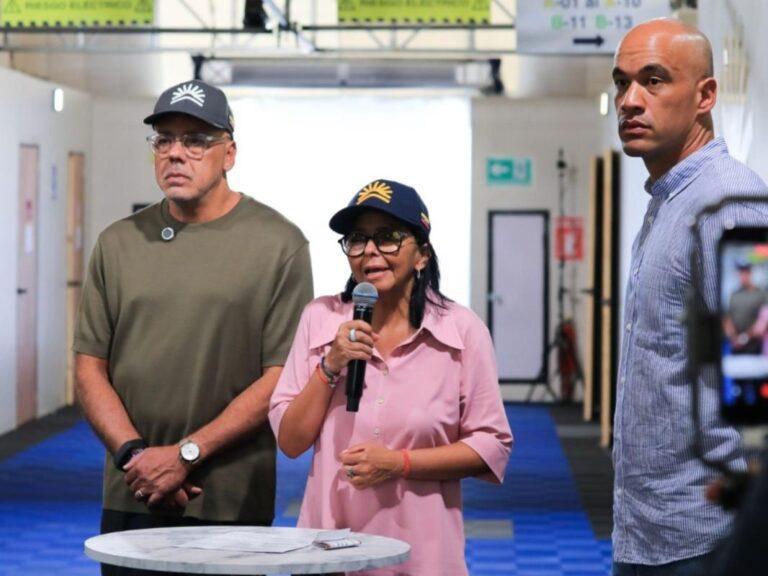 Gobierno comienza a desocupar escuelas convertidas en refugios para el regreso a clases