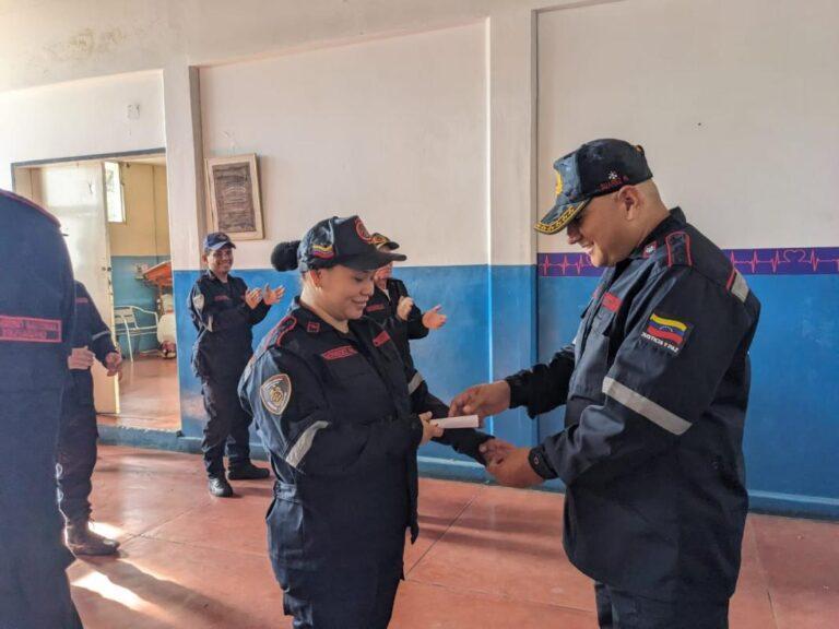 Con ascensos y reconocimientos conmemoran Día Nacional del Bombero en San Antonio