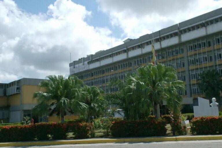 Barinas | Fallas eléctricas comprometen operatividad de máquinas de diálisis recién instaladas en el Hospital Razetti