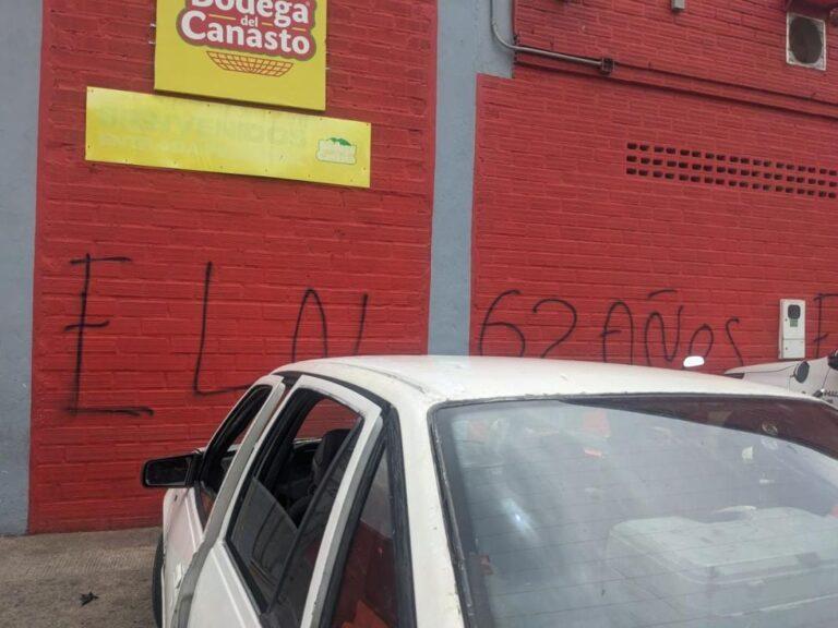 Vandalizan fachadas de comercios en La Parada