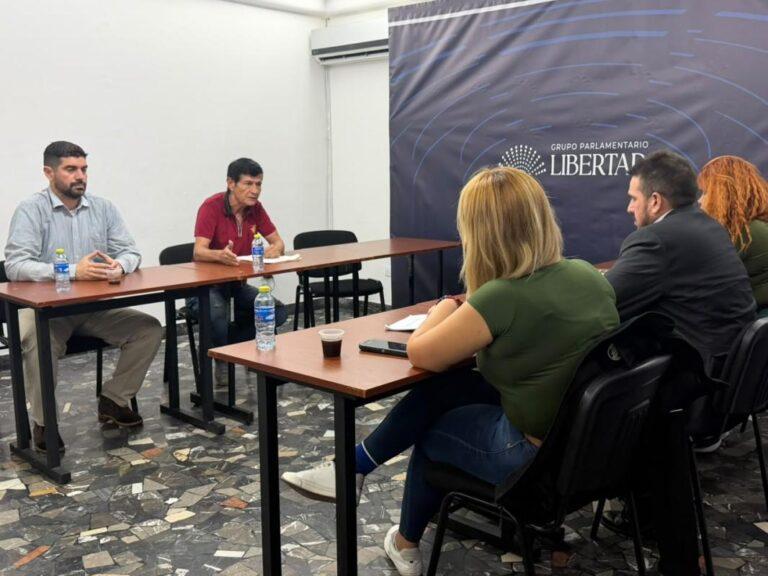 Viajaron a Caracas para exigir salarios dignos para los sectores salud y educación