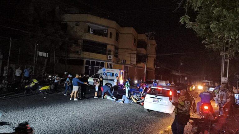 Tres lesionados en colisión de motos en San Antonio