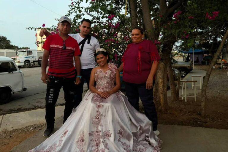 Vals entre escombros: celebran 15 años de afectada por terremoto como acto de resistencia