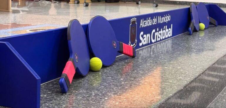 Alcaldía SC impulsa el tenis de calle con apoyo de Barbados