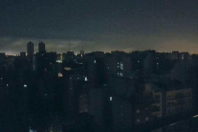 Al menos tres bajones eléctricos afectan a Caracas y varios estados este #5Sep