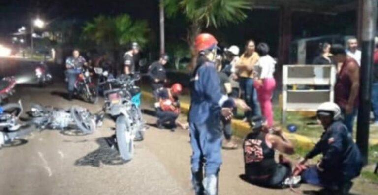 Colisión entre motocicletas deja dos lesionados en Colón