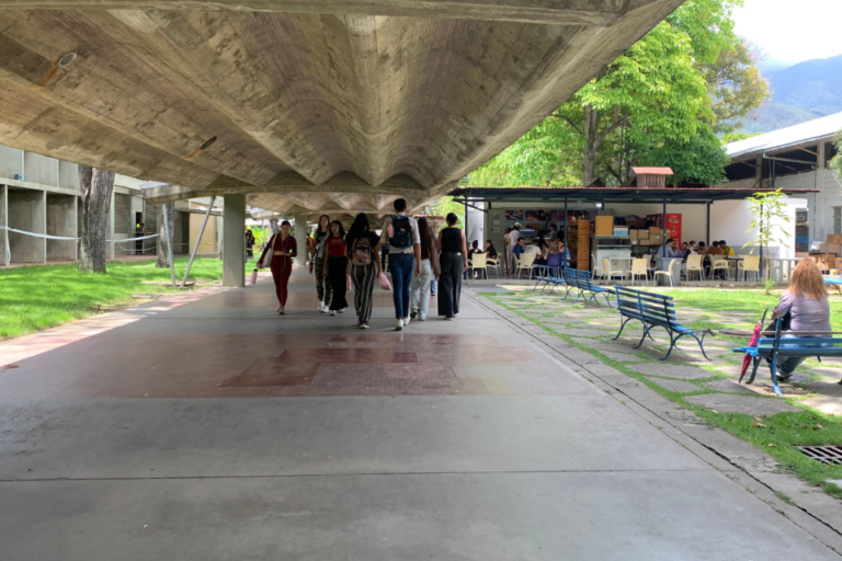 Regreso a clases: voluntarios y sobrevivientes afirman lo «difícil» de volver a la rutina