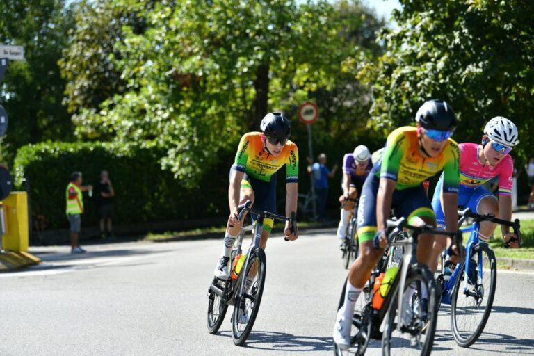 Tachirense Eduard Ayala comienza a asomarse en el ciclismo europeo