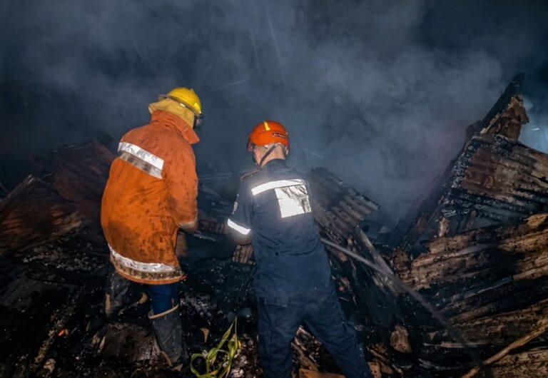Incendio acabó con una humilde vivienda en San Juan de Colón