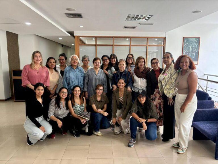 IPYS Venezuela y la Red de Mujeres Constructoras de Paz presentaron el informe «Sin nosotras no hay transición»