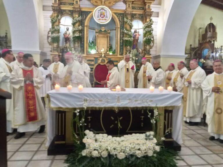Monseñor Juan de Dios Peña Rojas asume como sexto obispo de la Diócesis de Barinas
