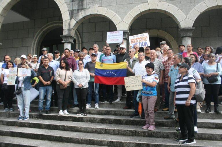 Protesta por sueldos dignos