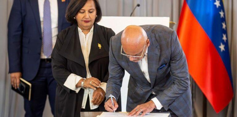 En septiembre debe iniciar la parte más dura de la negociación, advierten consultores políticos 