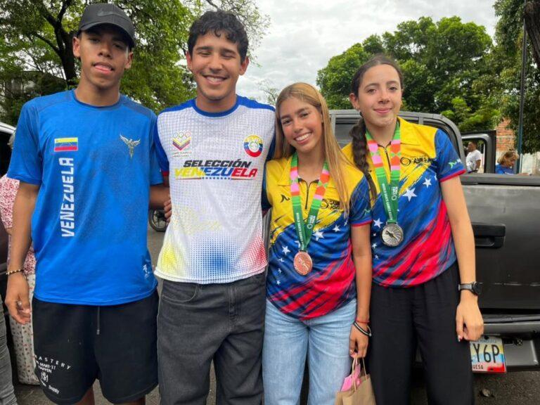 San Antonio celebra a sus medallistas en el Mundial de Patinaje