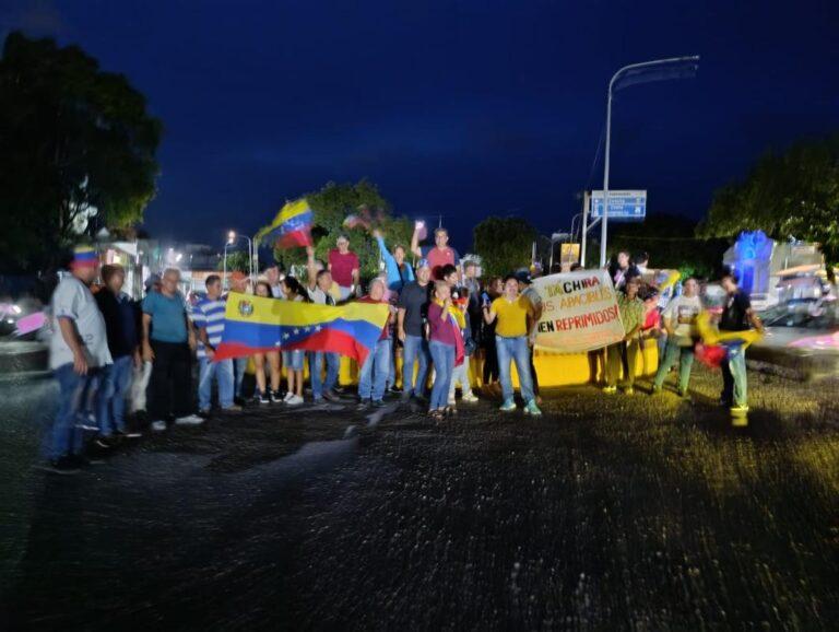 Protestan en San Antonio por los apagones