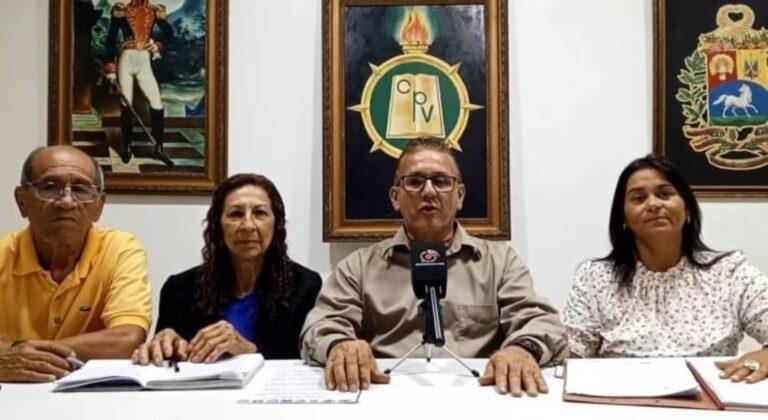 Coalición sindical del magisterio merideño protesta en la plaza El Llano