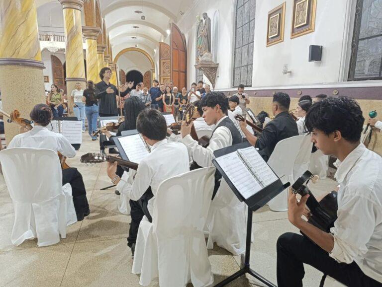 Celebran a San Antonio con música e historia