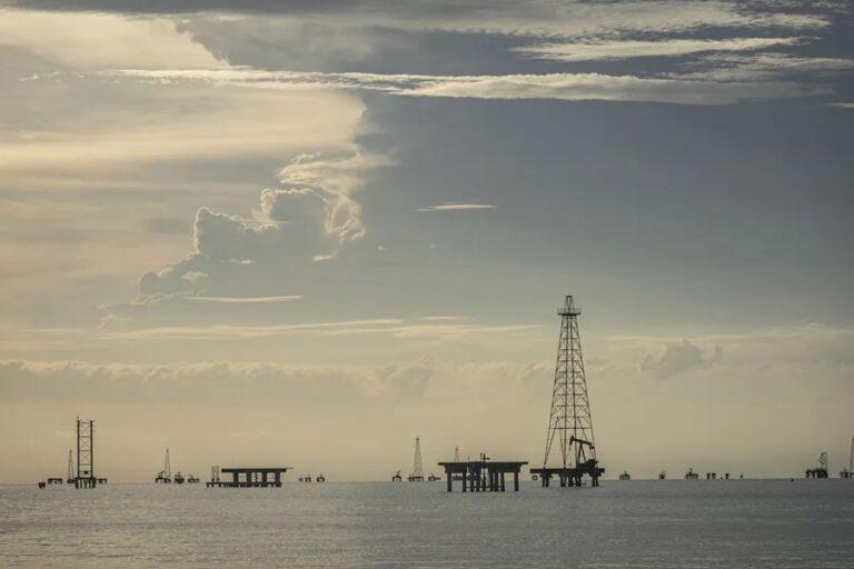 Petrolera estadounidense invertirá 3.500 millones de dólares para reactivar pozos en Venezuela